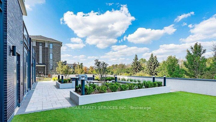 Property Photo:  225 Veterans Drive 313  ON L7A 0B6 