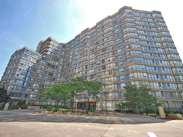 Property Photo: 250 Webb Drive 1616 ON L5B 3Z4