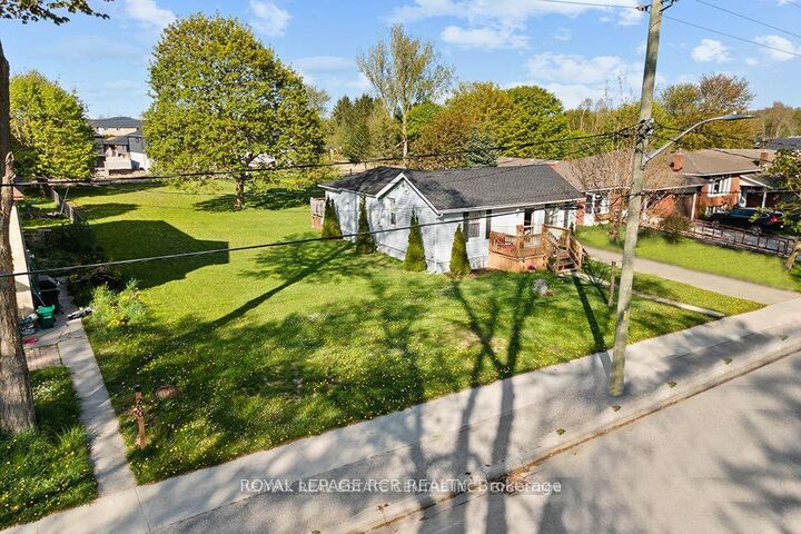 240 Egremont Street N — photo 1