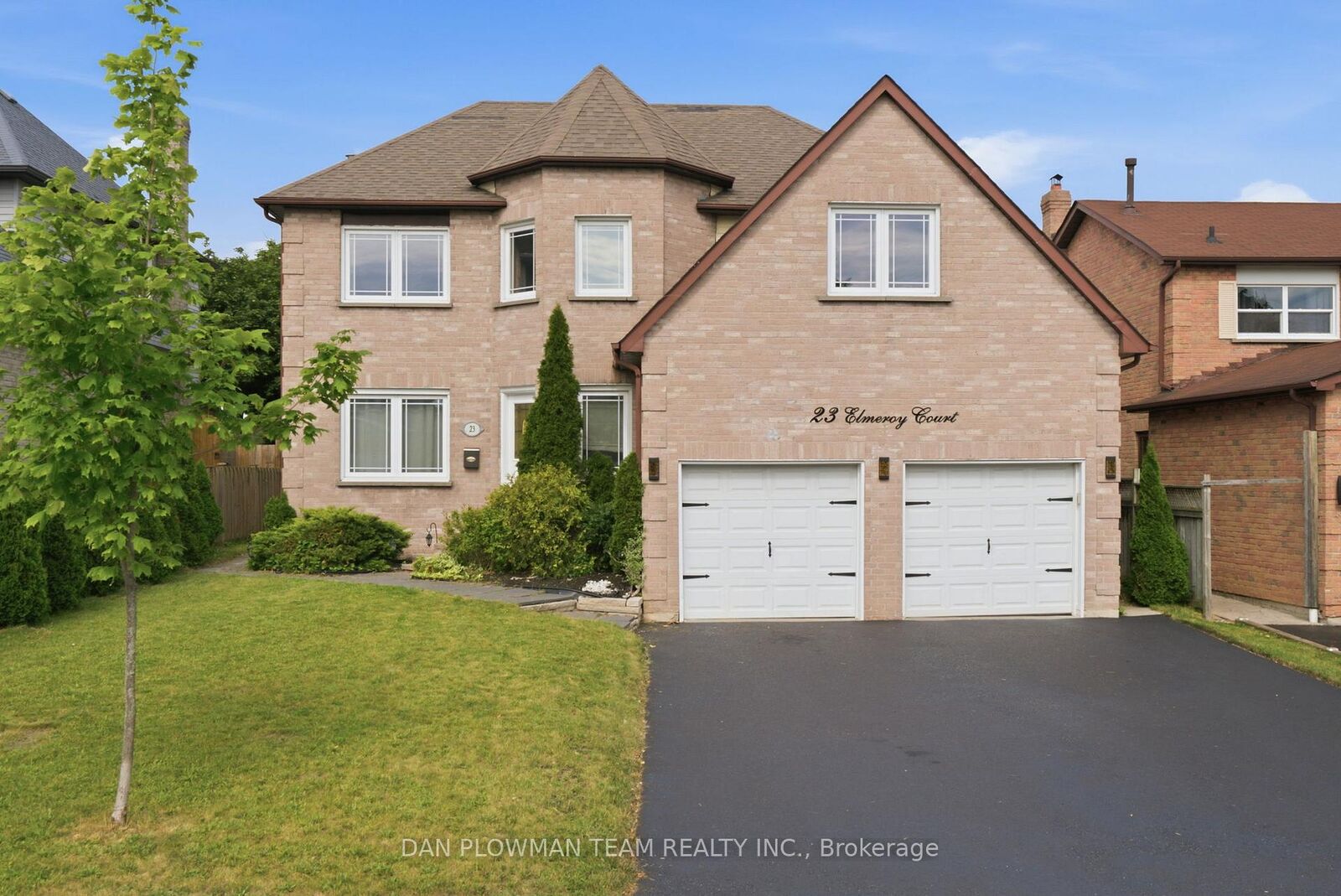 Property Photo:  23 Elmeroy Court  ON L1N 8A5 
