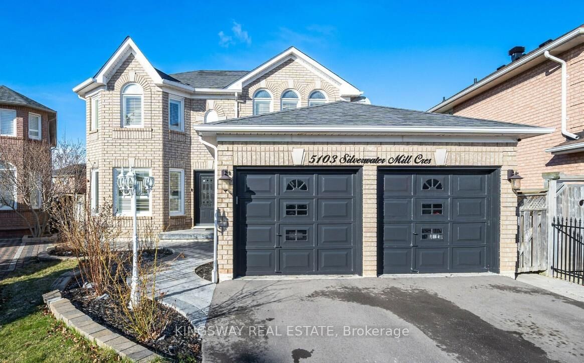 Property Photo: 5103 Silverwater Mill Crescent ON L5V 2B2