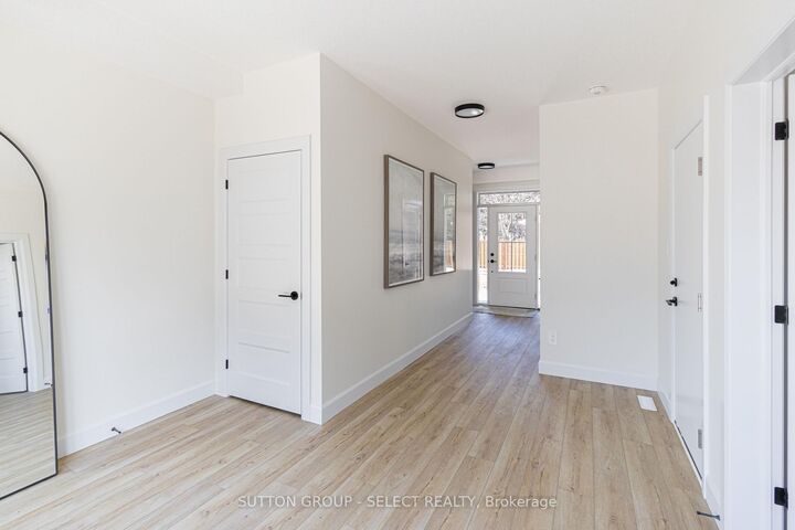 Property Photo: 233 Upper Queen Street 4 ON N0M 2P0
