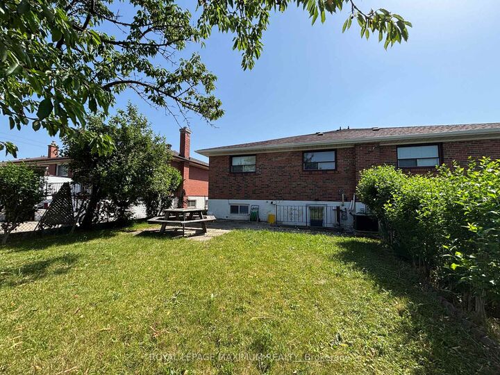 Property Photo: 54 Hisey Crescent W ON M3N 1V1