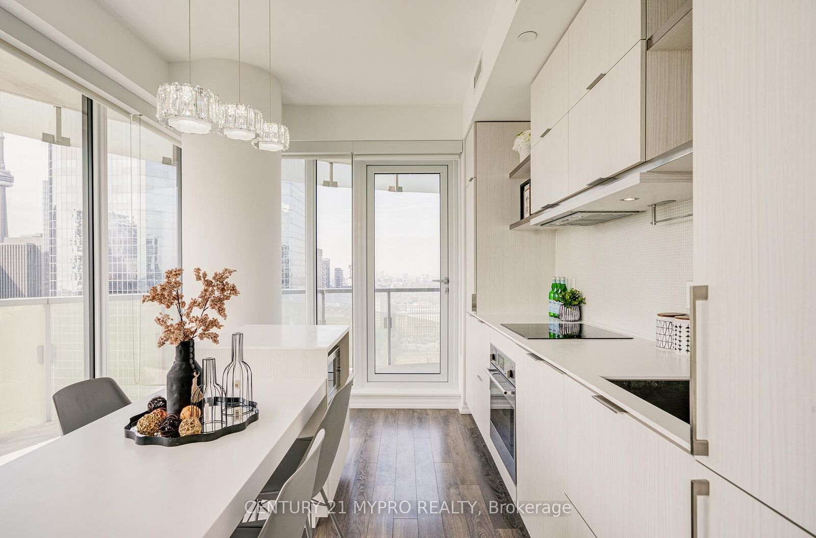 Property Photo: 197 Yonge Street 3109 ON M5B 1M4