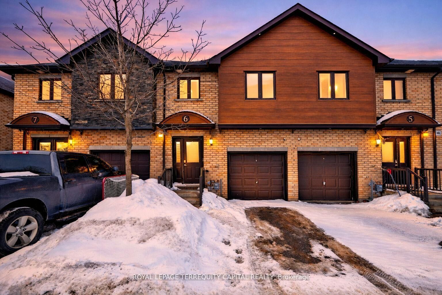 Property Photo: 29 Madelaine Drive 6 ON L9J 0G8