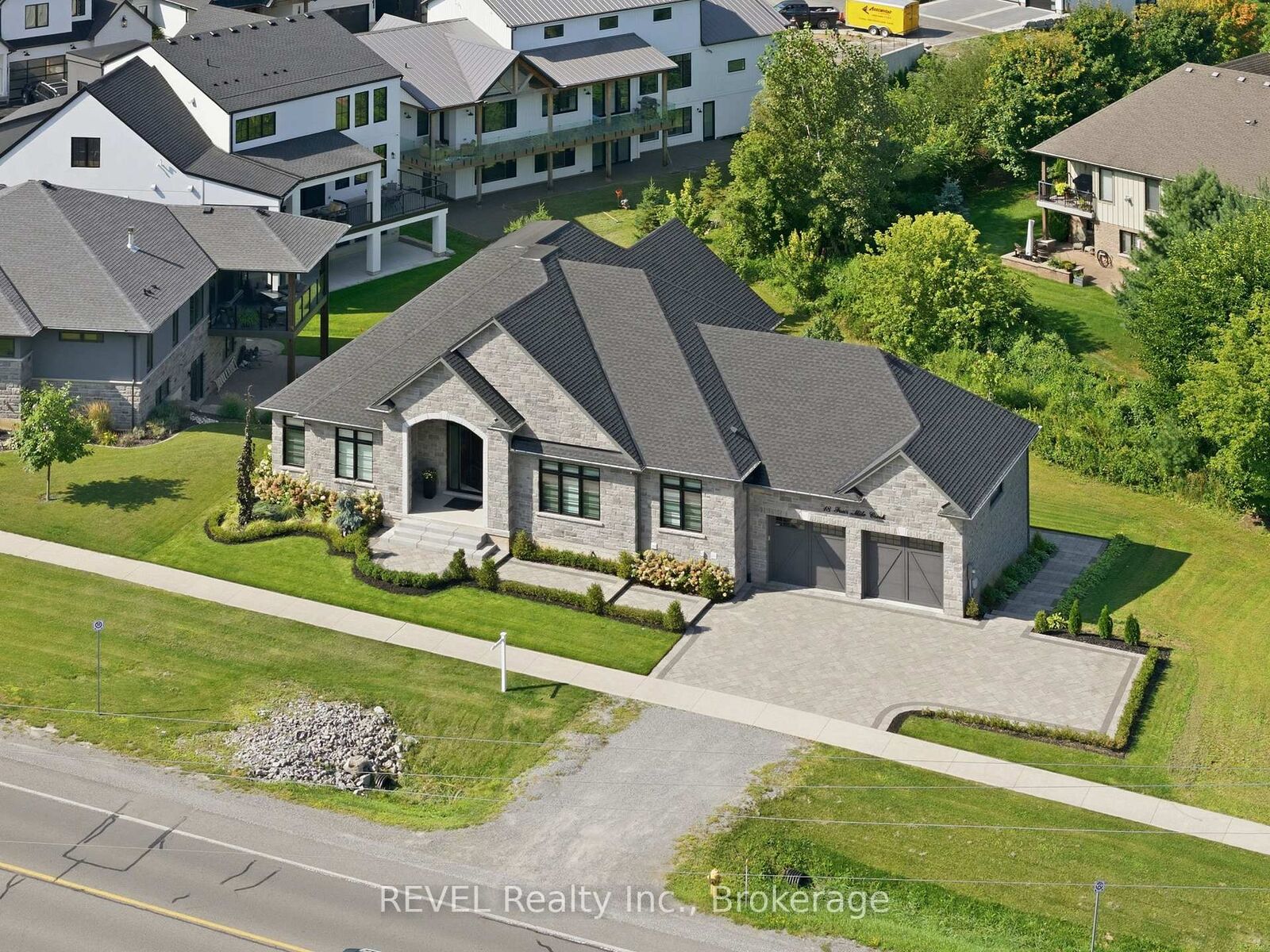 Property Photo: 18 Four Mile Creek Road ON L0S 1J1