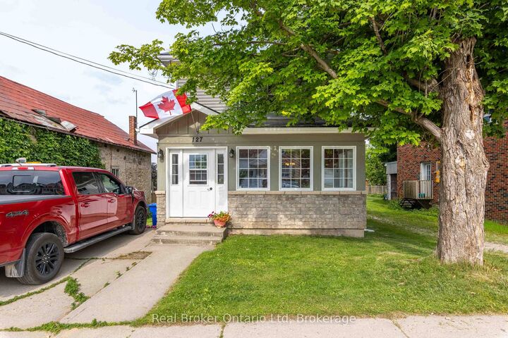 Property Photo: 127 Garafraxa Street ON N0H 1G0