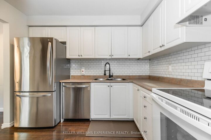 Property Photo: 49 Burns Circle ON L4N 5J8