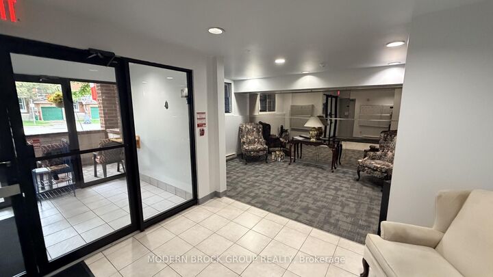 Property Photo: 21 Liston Avenue 405 ON K6V 6Z3