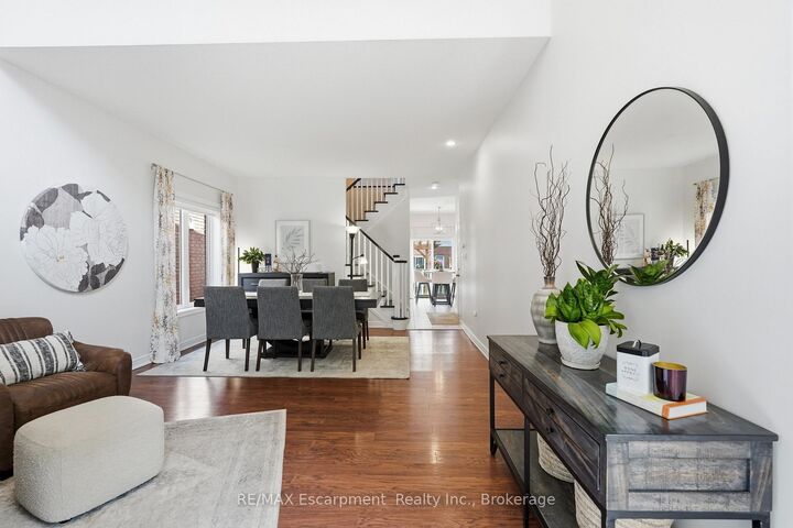Property Photo:  5216 Garland Crescent  ON L7L 7K9 