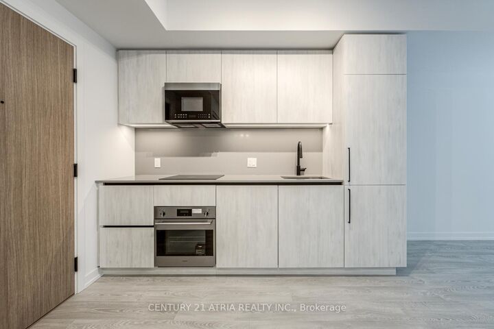 Property Photo: 35 Parliament Street 816 ON M5A 0Z5