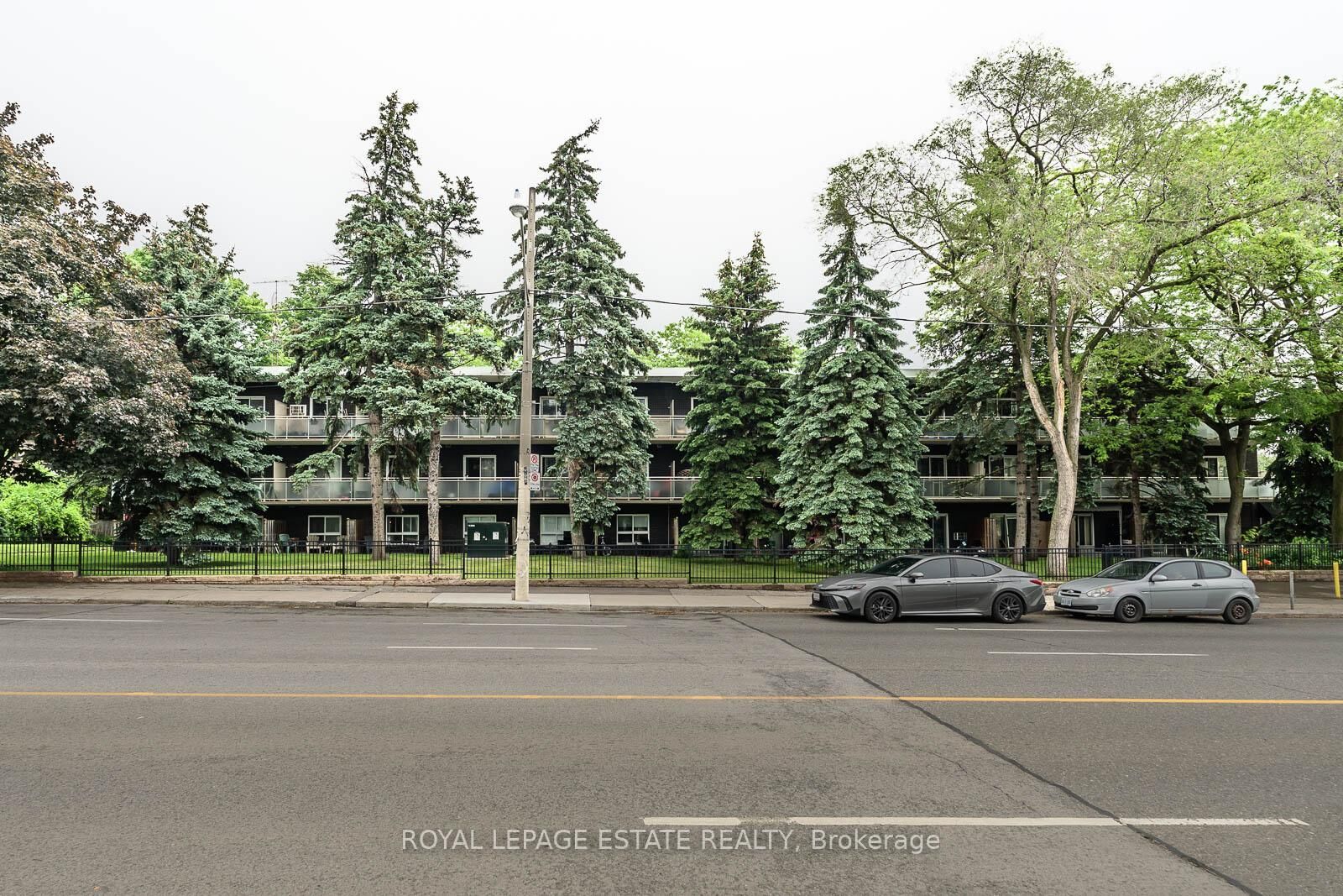 Property Photo:  123 Woodbine Avenue 309  ON M4L 3V8 