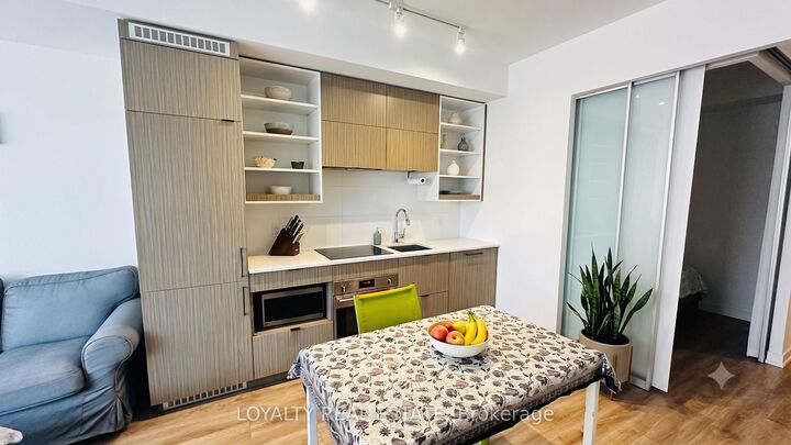 Property Photo:  20 Edward Street S 912  ON M5G 0C5 