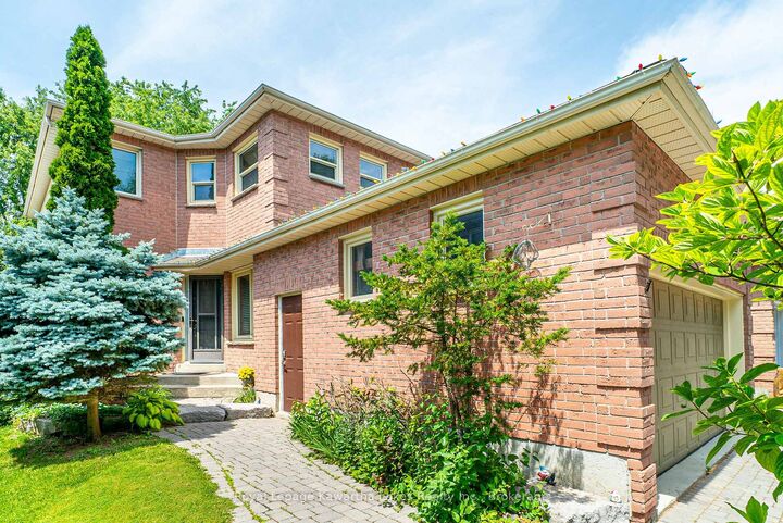 38 Lipton Crescent — photo 1