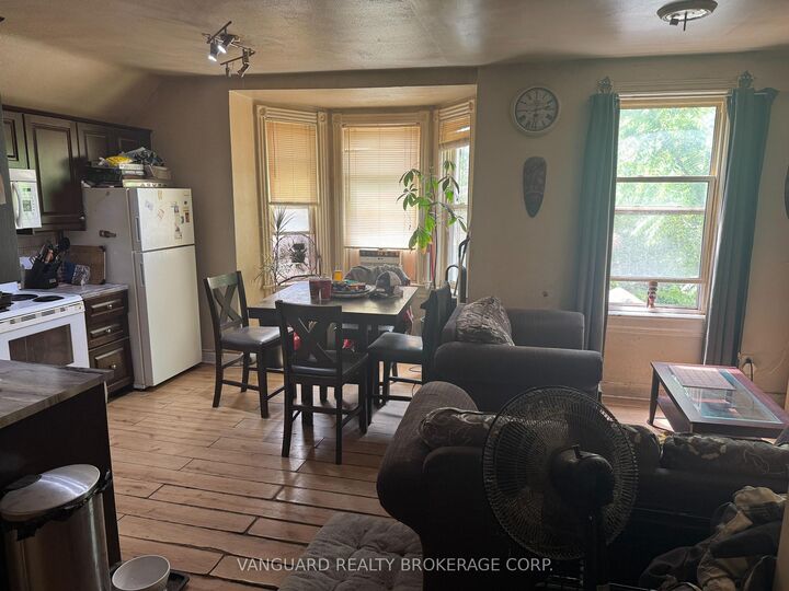 Property Photo:  76 Wellington Street  ON L9R 1G8 
