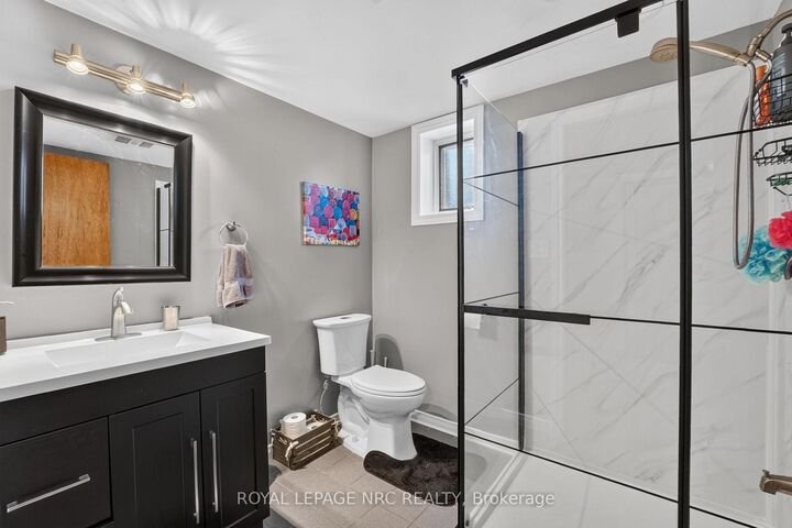 Property Photo:  979 Crescent Road  ON L2A 4R6 