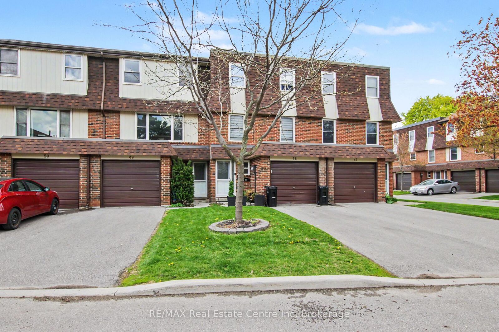 Property Photo: 371 Bronte Street S 49 ON L9T 3K5