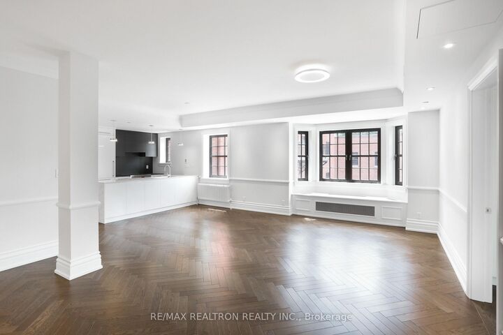 Property Photo:  2 Clarendon Avenue 206  ON M4V 1H9 