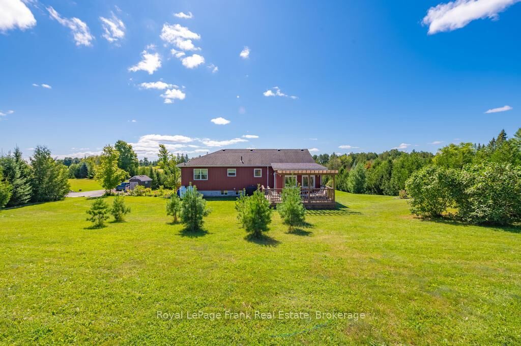 Property Photo: 406 Lakehurst Circle Road ON K0L 1J0