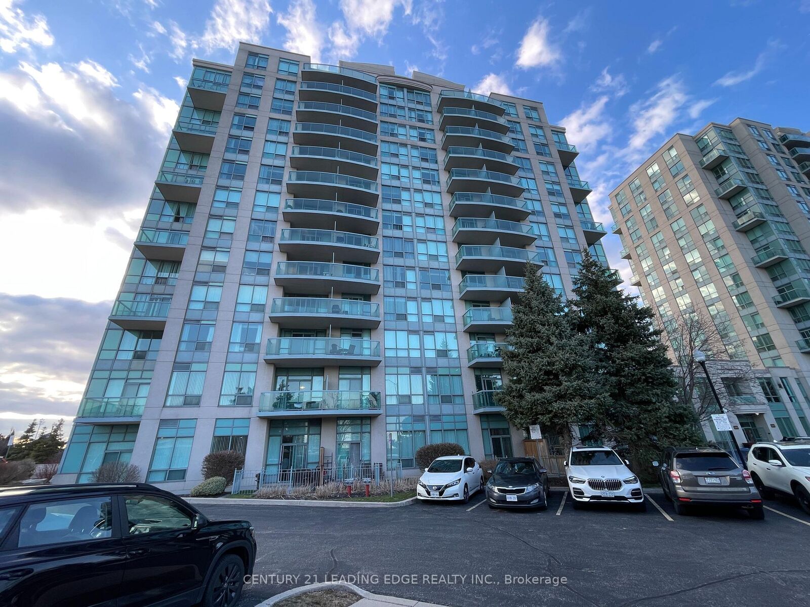 Property Photo:  2585 Erin Centre Boulevard 601  ON L5M 6Z7 