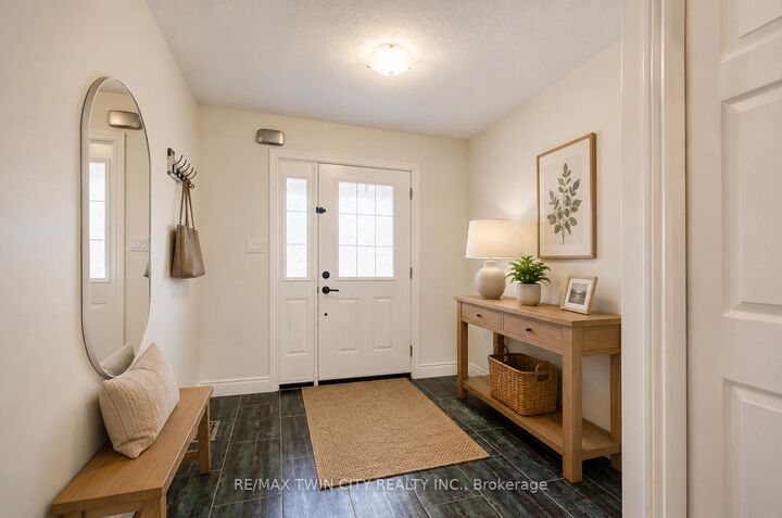 569 Violet Street — photo 1