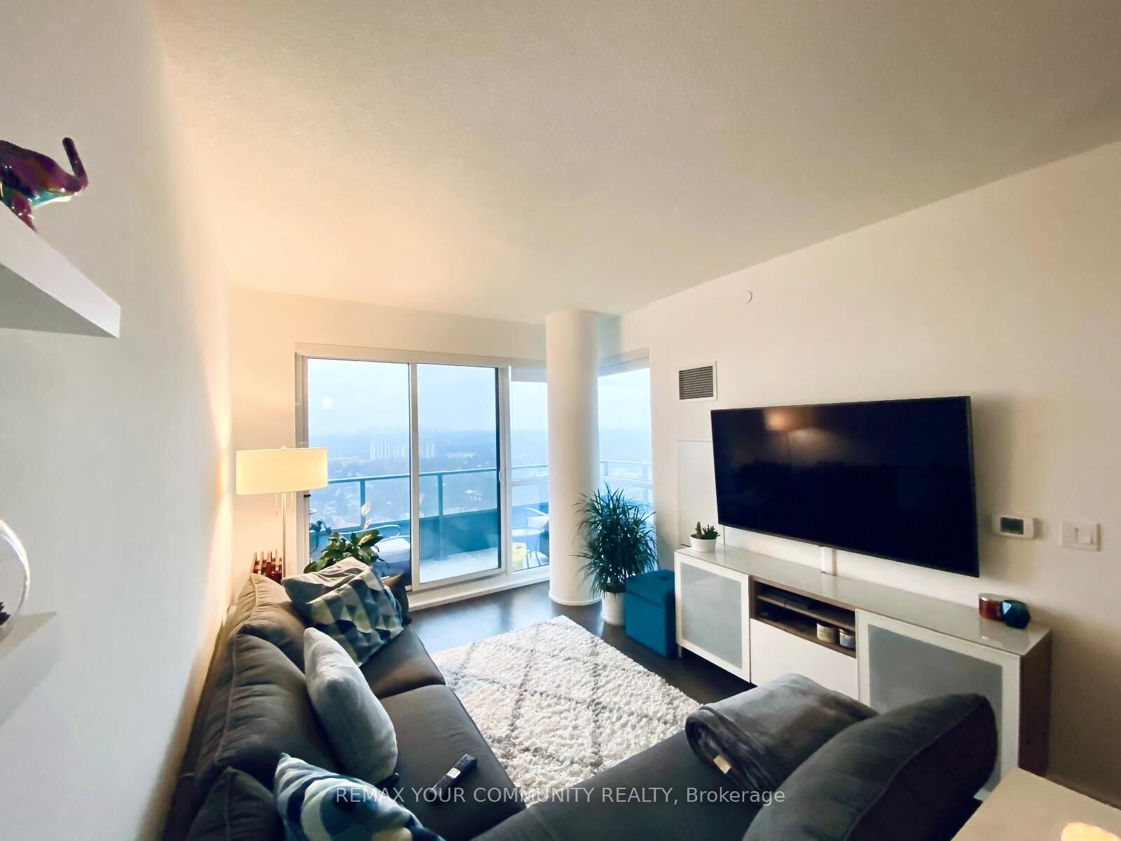 Property Photo: 50 Forest Manor Road 1405 ON M2J 0E3