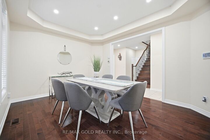 Property Photo: 49 Squire Ellis Drive ON L6P 4C2