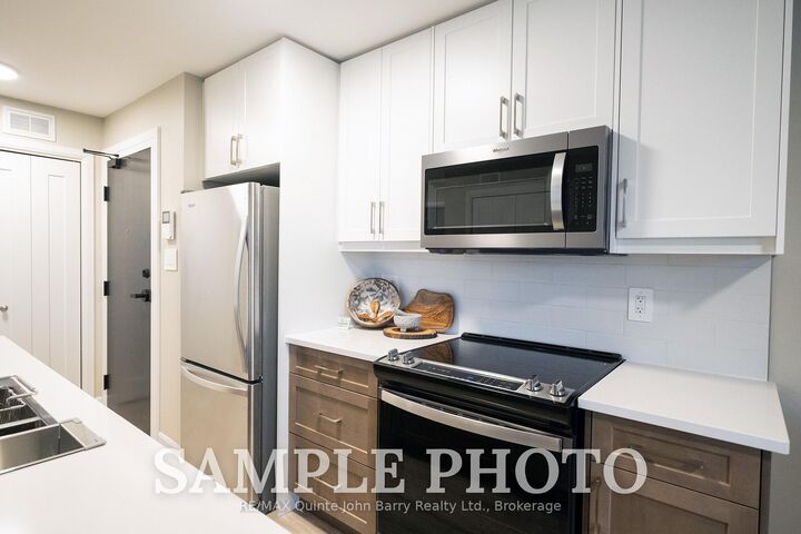 Property Photo: 305-10 Hillside Meadow Drive ON K8V 0J7