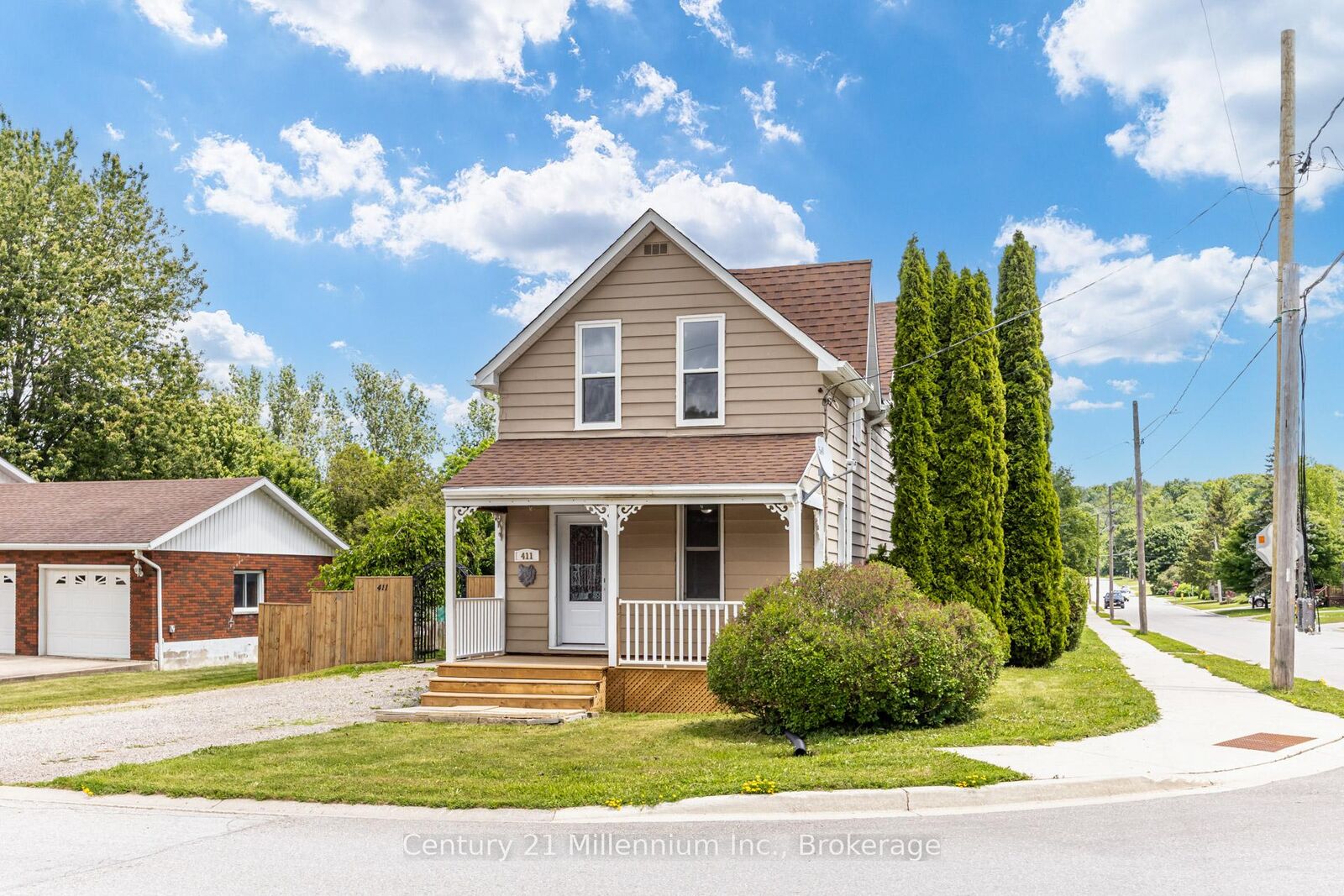 Property Photo: 411 Taylor Street ON N0H 2T0