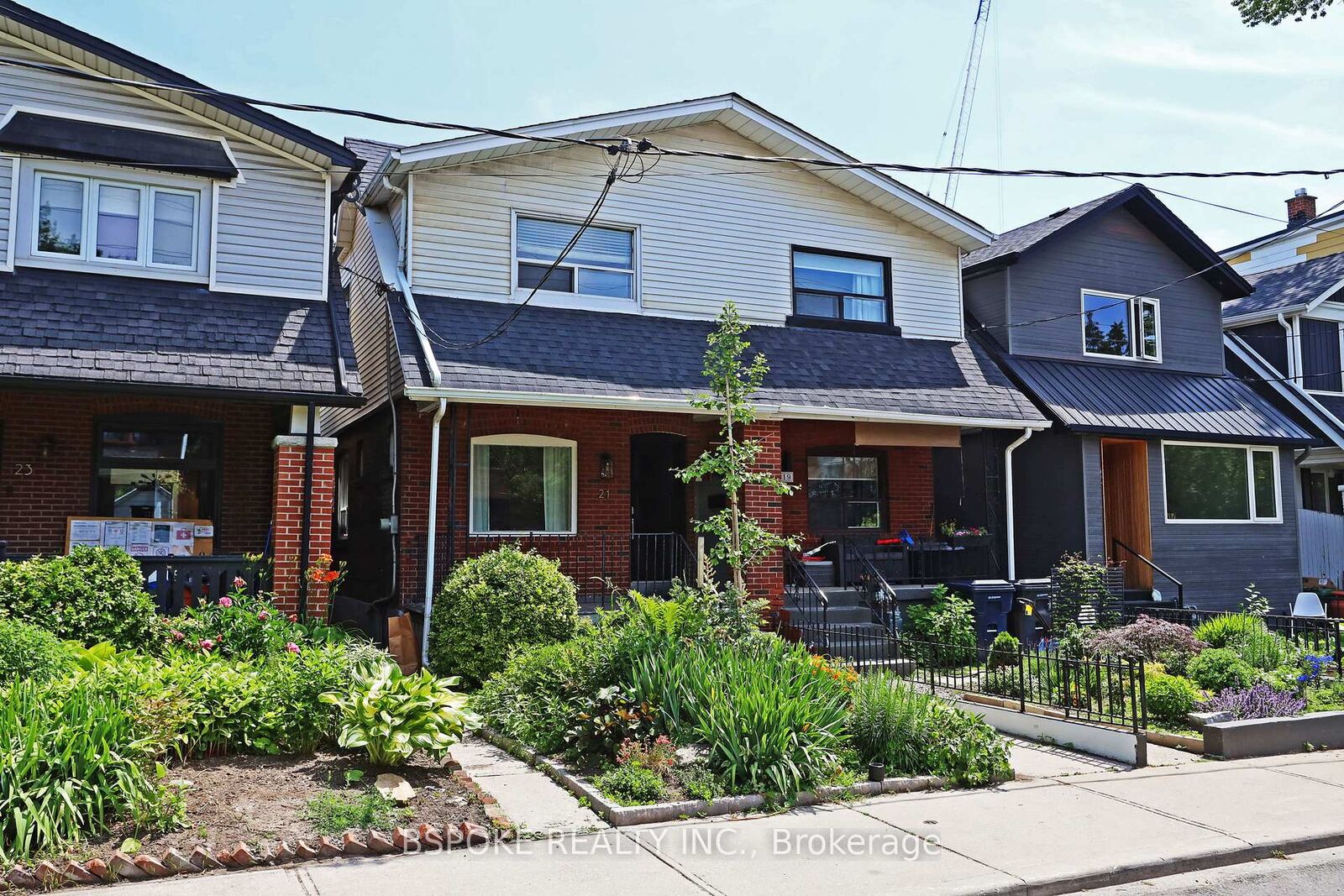 Property Photo:  21 Curzon Street  ON M4M 3B3 
