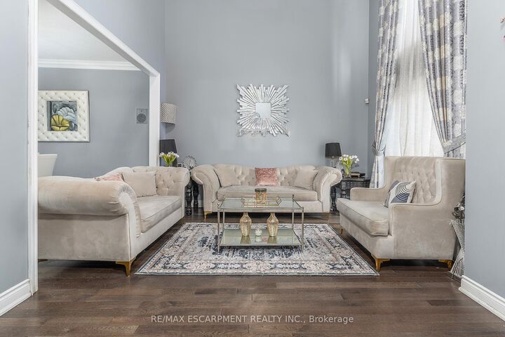 Property Photo:  147 Federal Street  ON L8E 0H3 