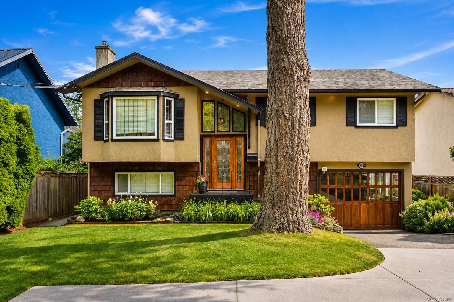 Property Photo: 4379 Shelbourne St BC V8N 3G4