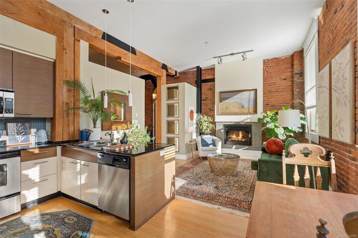 Property Photo: 610 Johnson St #204 BC V8W 1M4