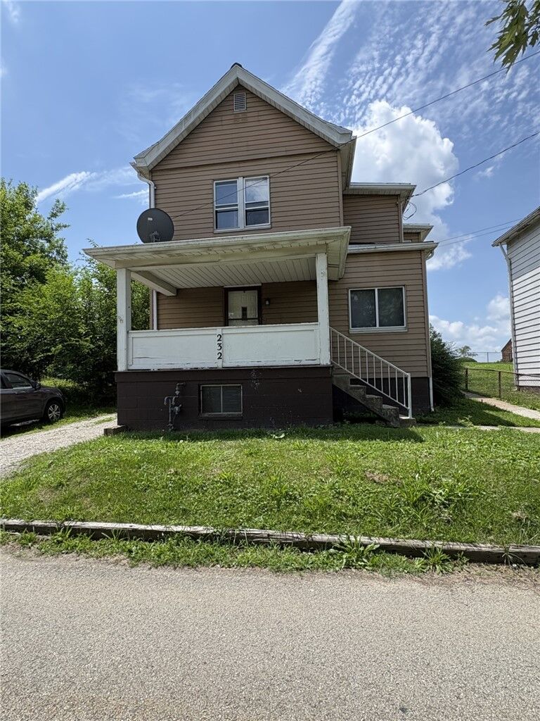 Property Photo:  232 Thornton Aly  PA 15417 