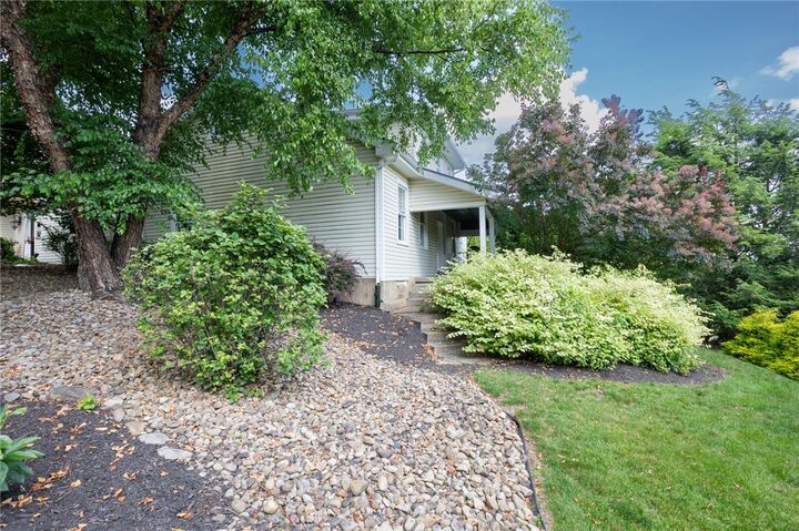 Property Photo:  811 Rockwood Ave  PA 15234 