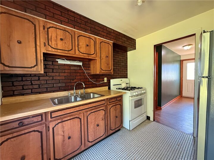 Property Photo:  119 McCelland Drive  PA 15238 