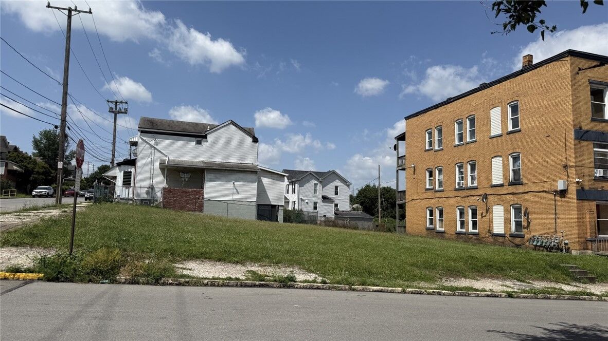 Property Photo:  000 E 16th  PA 15120 