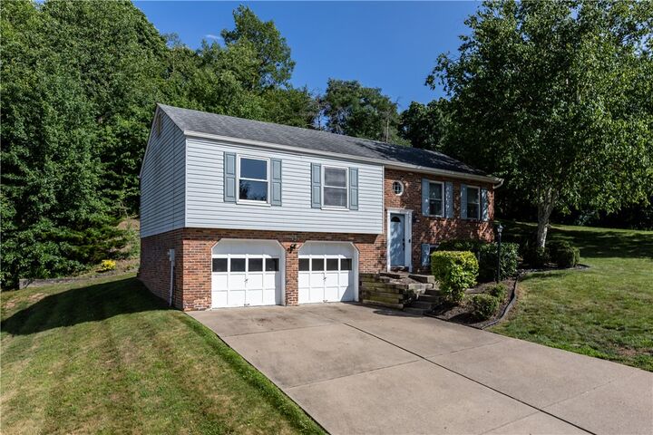 Property Photo:  10 Kohleen Drive  PA 15136 