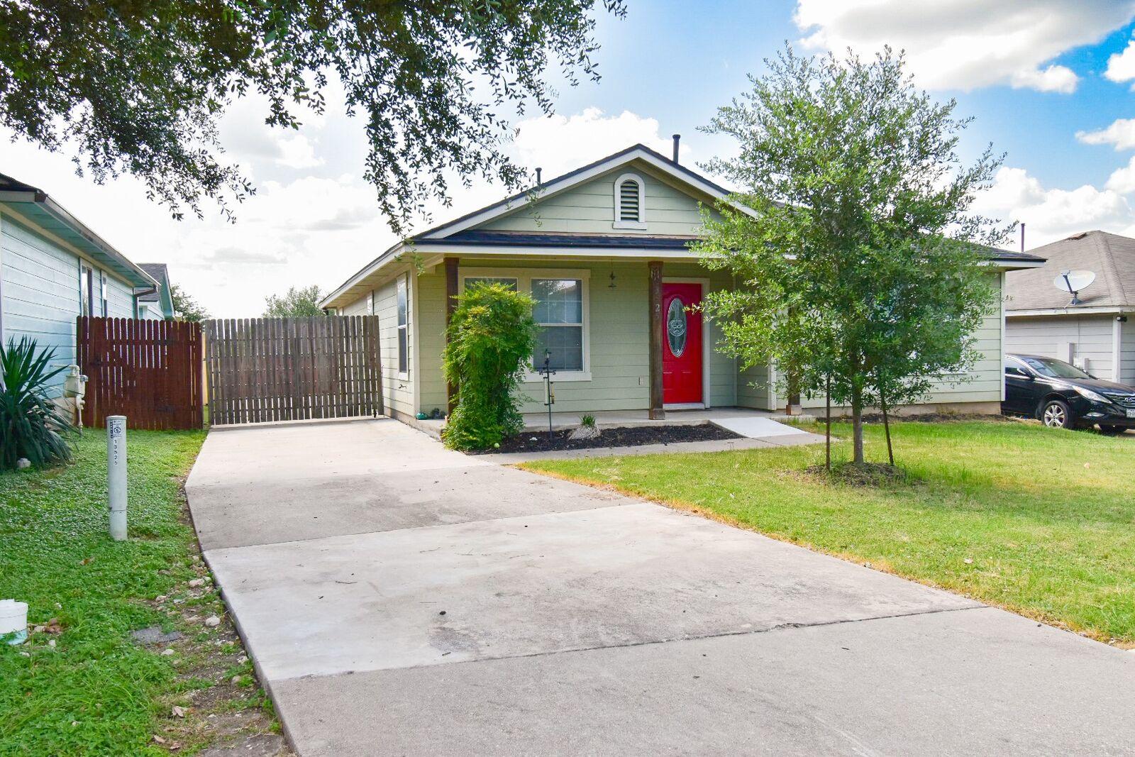 Property Photo:  13525 Briarcreek Loop  TX 78653 