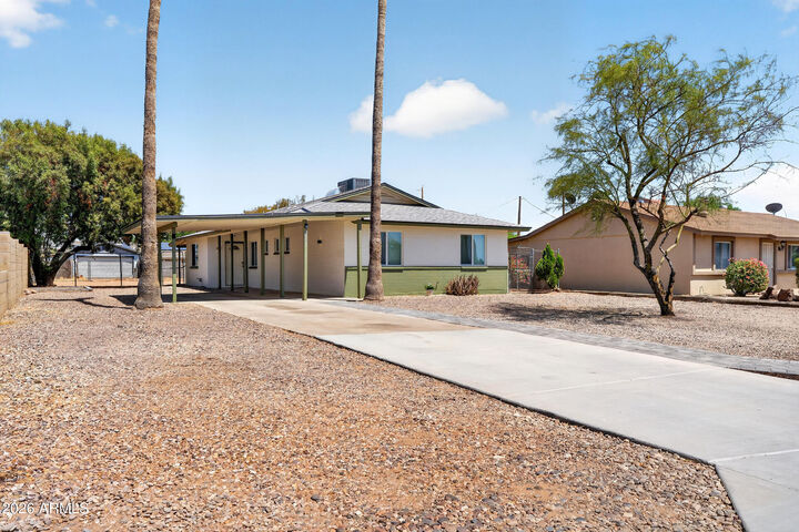 Property Photo: 2351 S Royal Palm Road AZ 85119