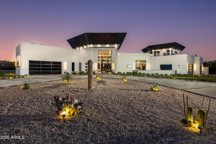 Property Photo:  8402 E Cactus Wren Road  AZ 85250 