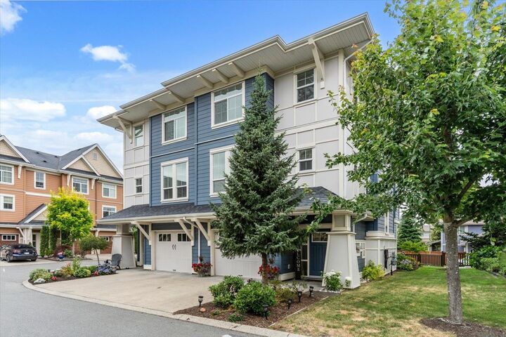 Property Photo: 45290 Soowahlie Crescent 10 BC V2R 0S6