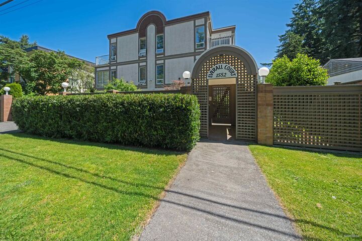 Property Photo: 1552 Everall Street 3 BC V4B 3S8