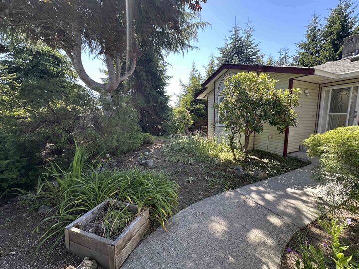 4987 Laurel Avenue — photo 1