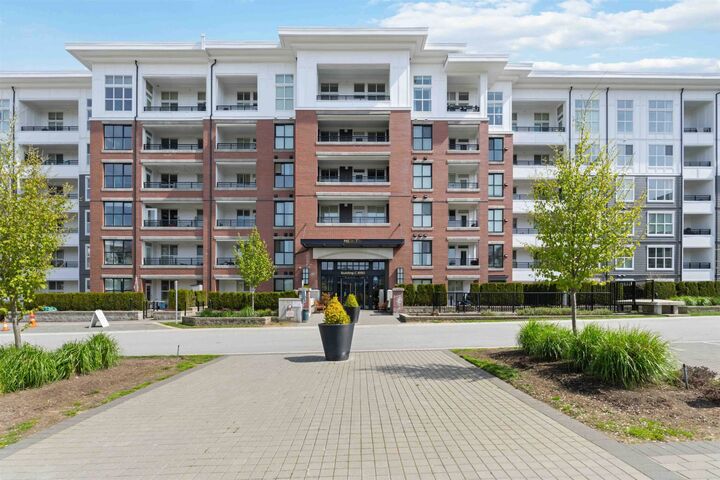 8150 207 Street C521 — photo 1