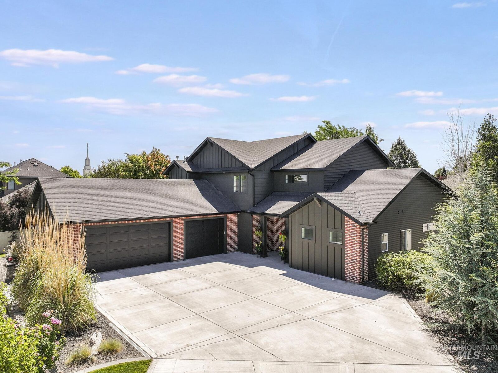 Property Photo:  1470 Pillar Circle  ID 83301 