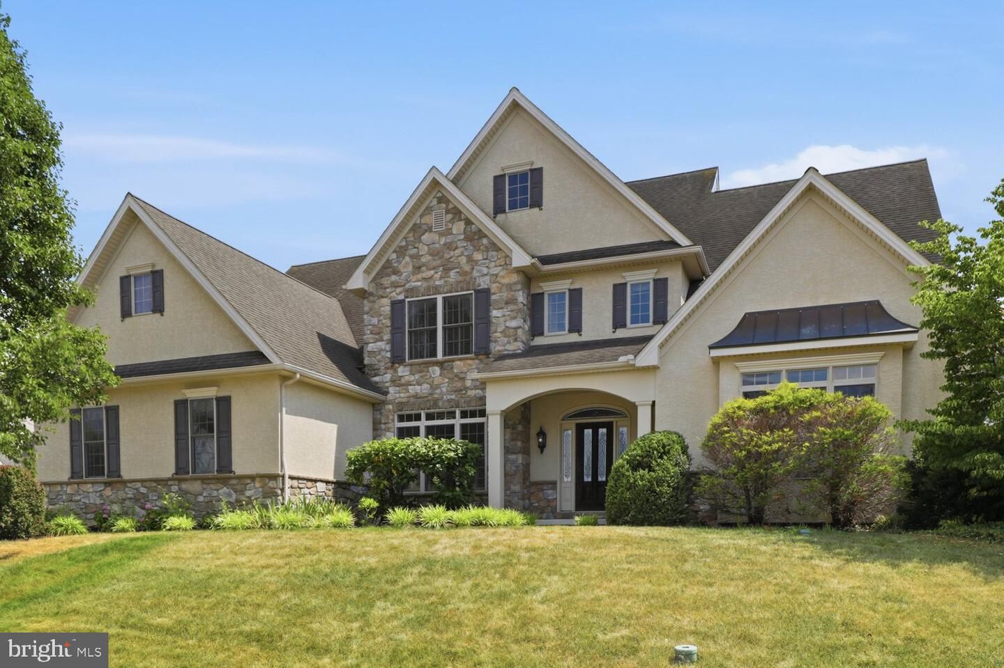 Property Photo:  340 Royal Hunt Way  PA 17543 