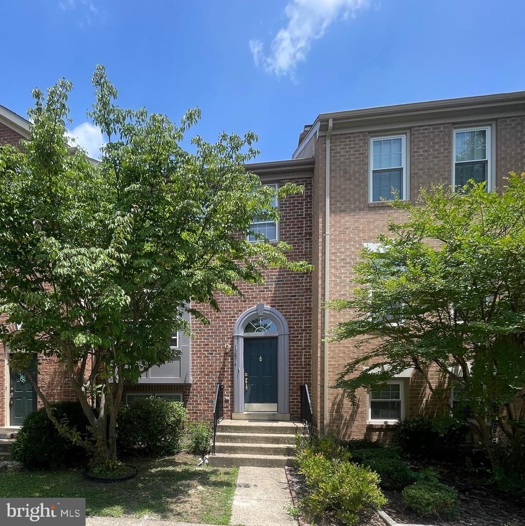 Property Photo: 13874 Coleman Court VA 20120