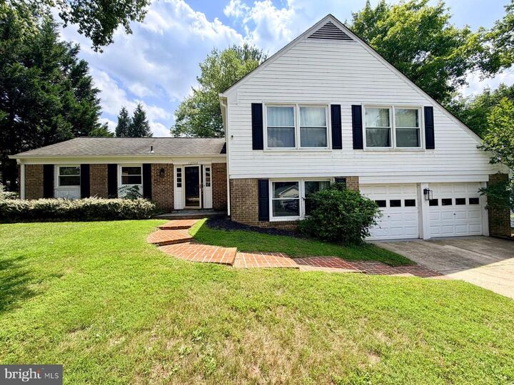 Property Photo: 12904 Missionwood Way MD 20854