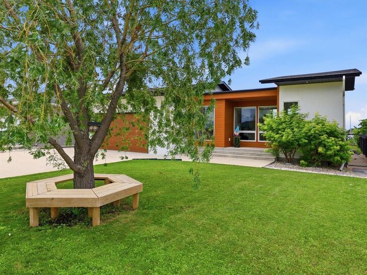 Property Photo:  70 Rockridge Drive  MB R0A 0C1 